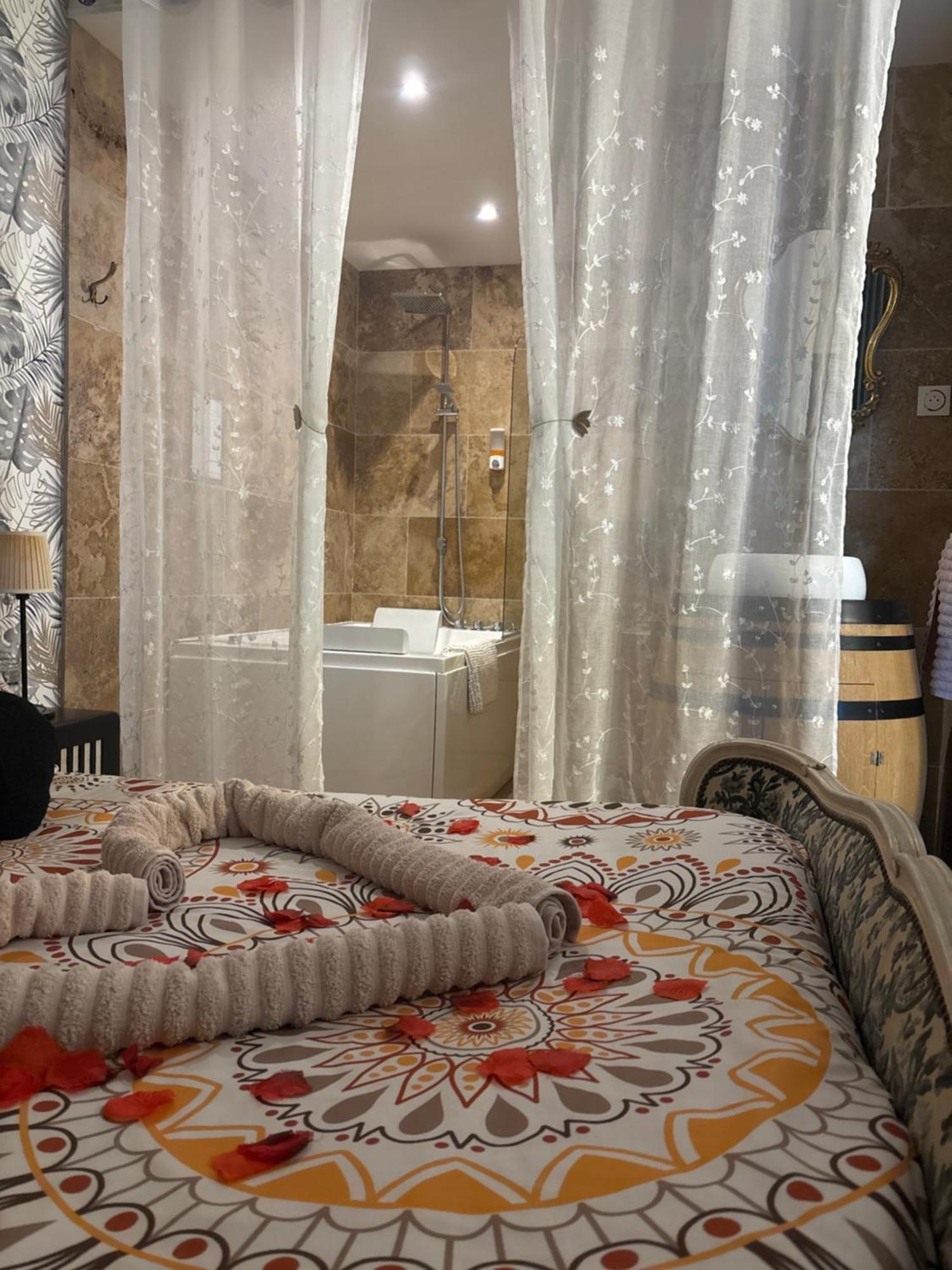 Romantisme Et Glamour Avec Spa ,Jardin Proche Zenith Dijon Exterior photo